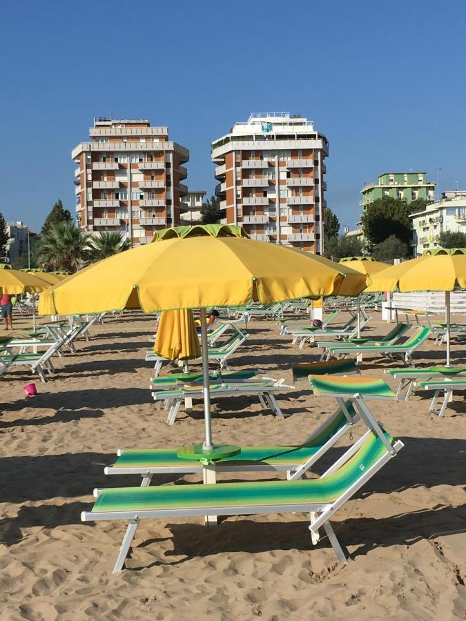 Appartamento Fronte Mare Rimini Exterior foto