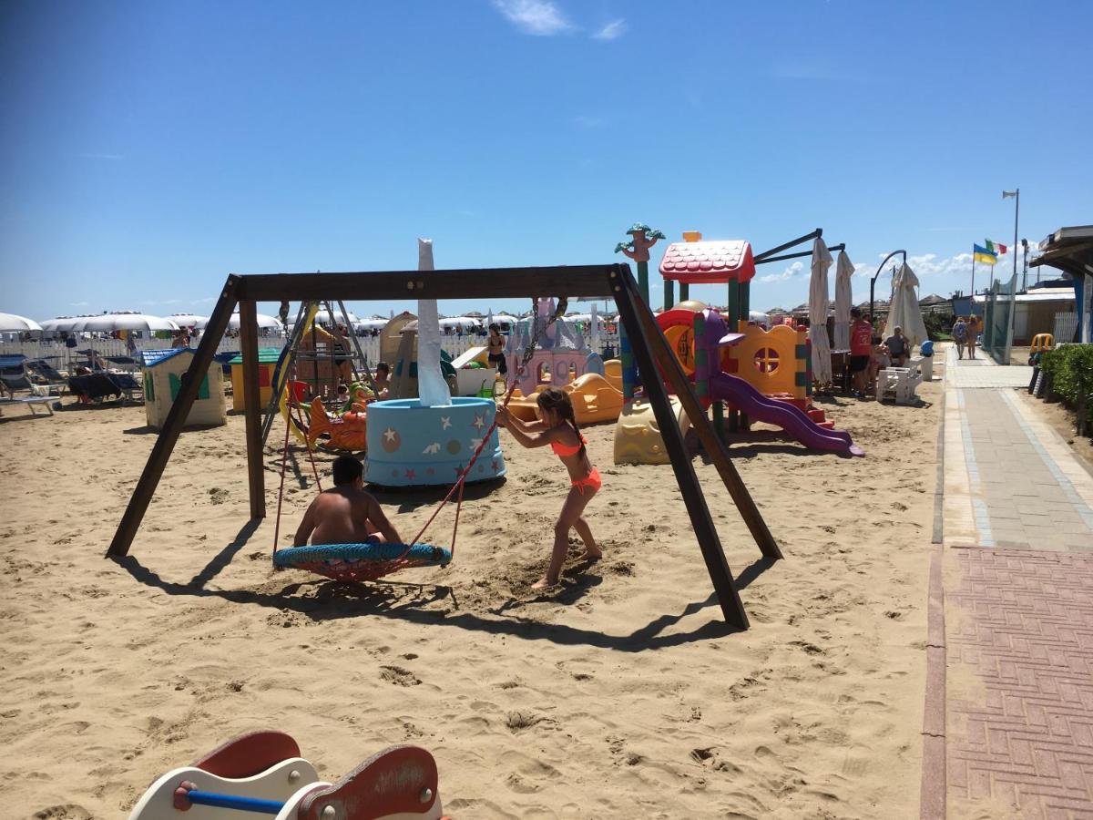 Appartamento Fronte Mare Rimini Exterior foto